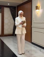 beyaz sare blazer takım  2